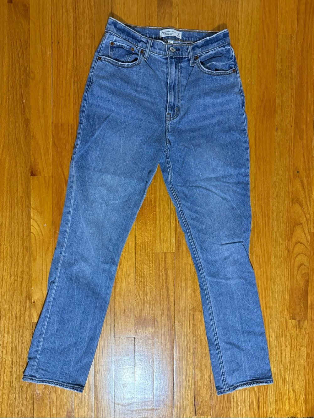 Abercrombie & Fitch Curve Love '90s Slim Straight Ultra High Rise Jeans Size 28